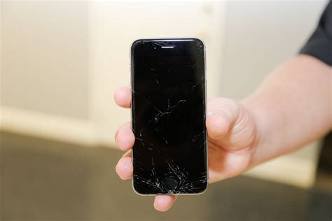 Does iPhone damage easily?